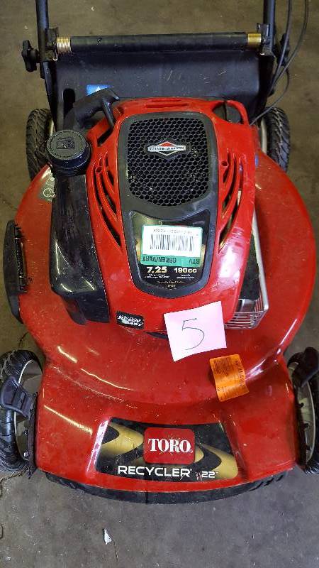 Toro  Personal Pace Recycler 22 in. Variable Speed Self-Propelled Gas Lawn Mower missing bag