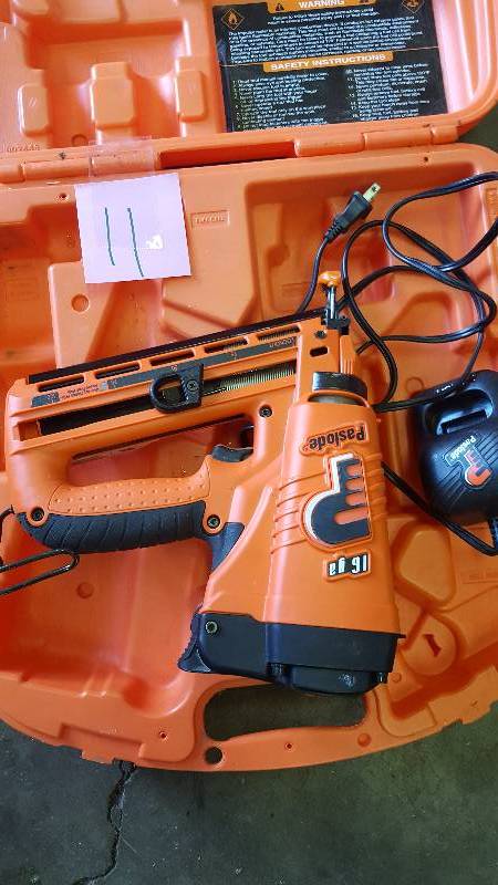 Paslode 16-Gauge Angled Cordless Lithium-Ion Nailer