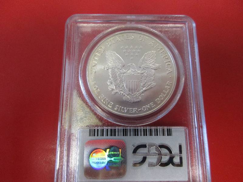 PCGS Certified 2001 American Silver Eagle in MS68 Grade. Great investment opportunity for a certified ASE.