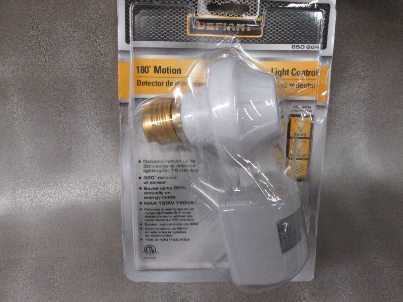 Defiant Outdoor Motion Activated Li...