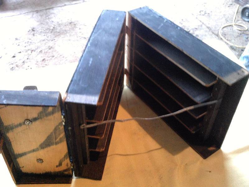 ANTIQUE WOOD MUSKIE LURE BOX