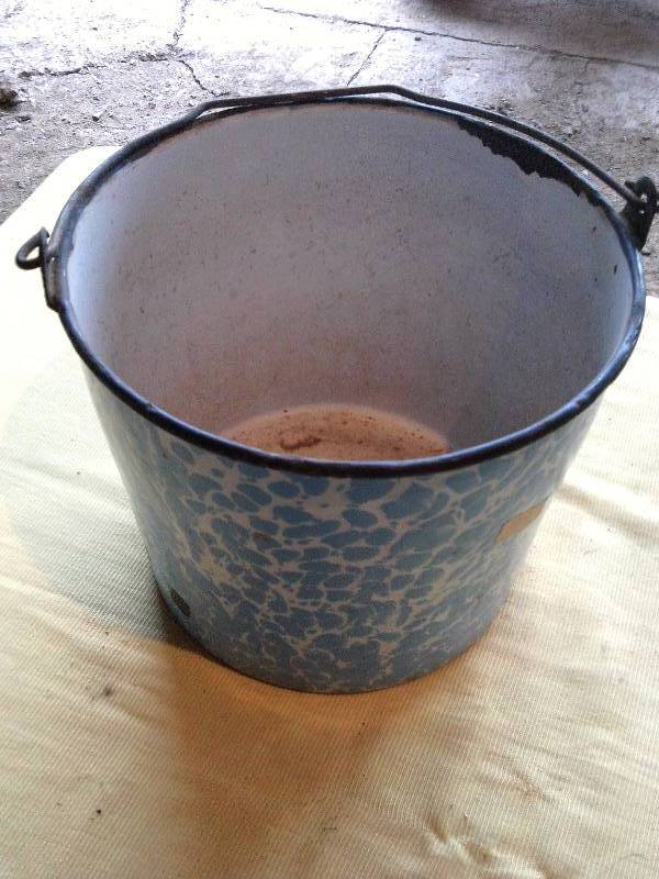 VINTAGE PAIL
