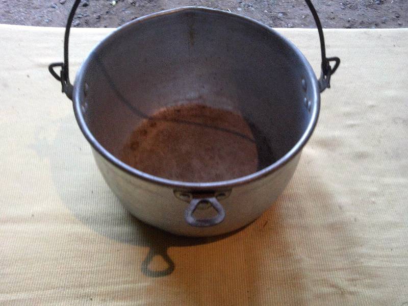 VINTAGE ALUMINUM POT