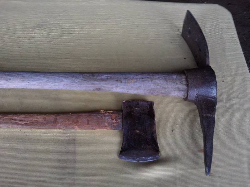 WOOD HANDLE PICK AX AND REG AX