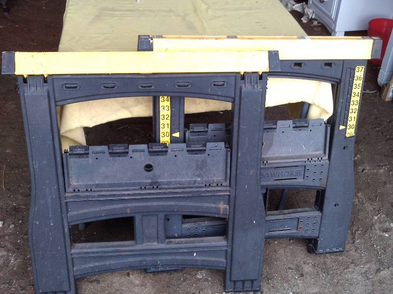 2 HEAVY DUTY SAW HORSES