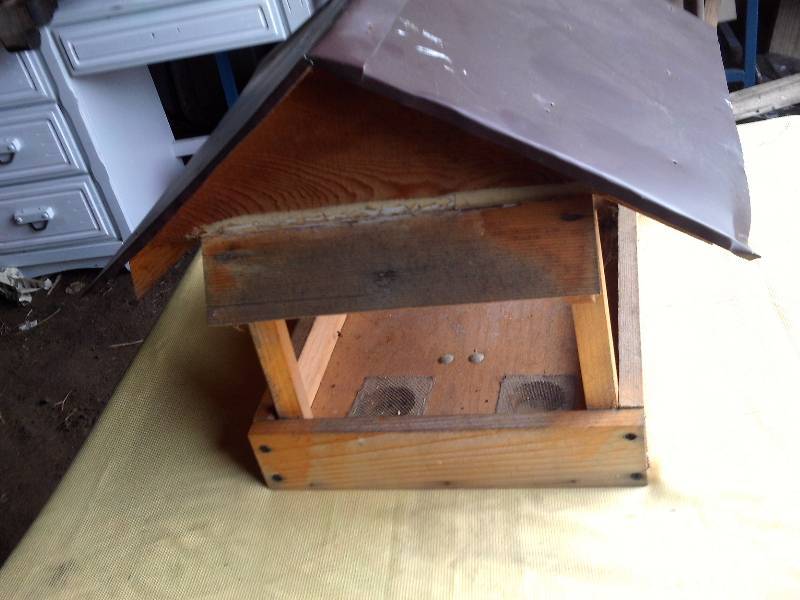 WOOD BIRD HOUSE