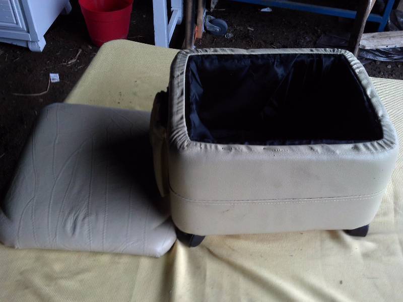 SMALL CAMPER SIZE FOOT STOOL