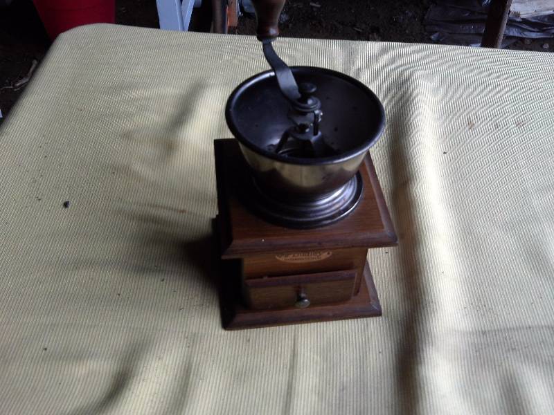 VINTAGE MR. DUDLEY COFFEE GRINDER