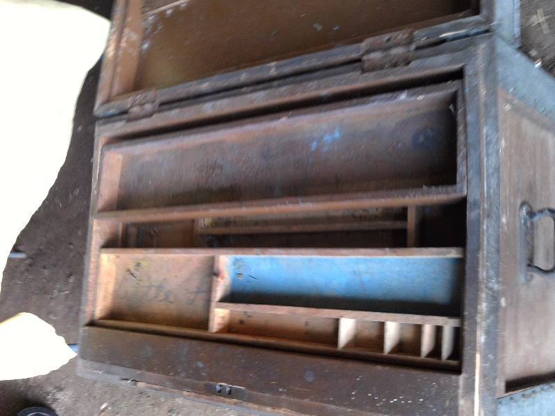 ANTIQUE WOOD AND METAL TRUNK