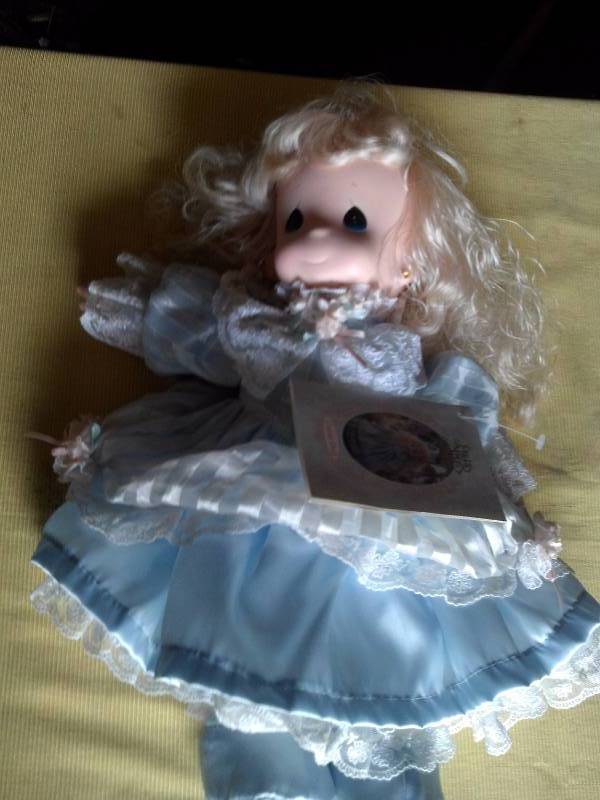 COLLECTIBLE MELINDA DOLL