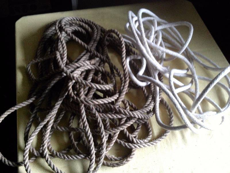 2 PIECES OF ROPE