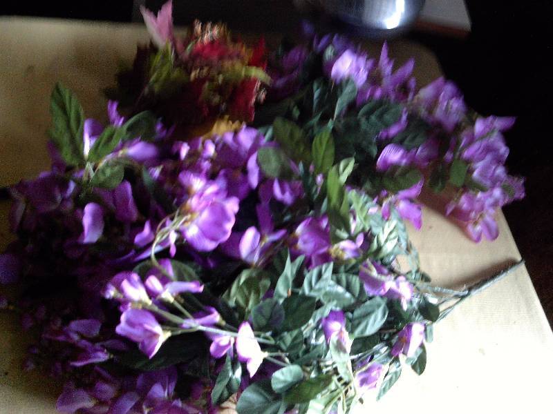 DECORATING FLOWERS