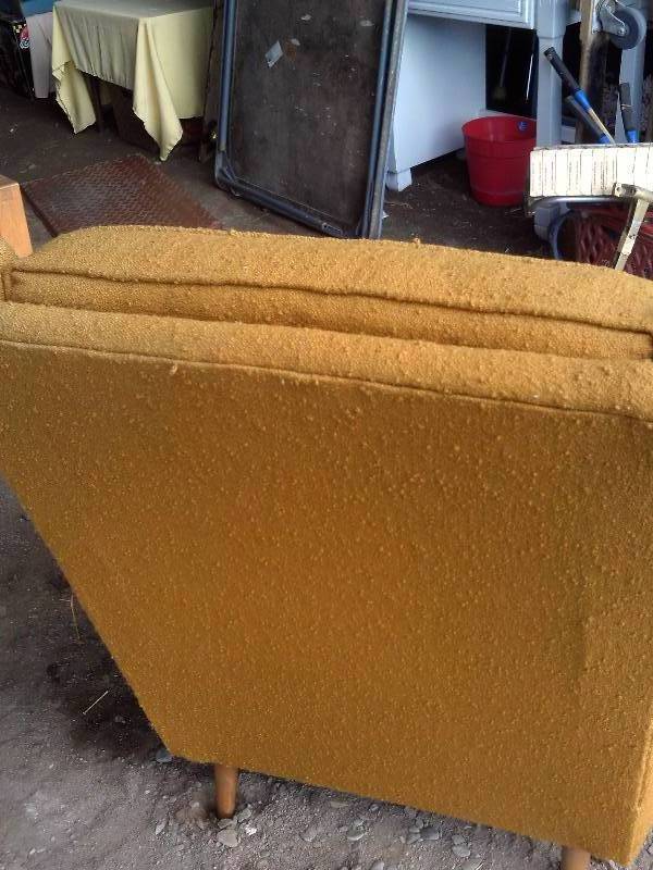 ANTIQUE CHAIR
