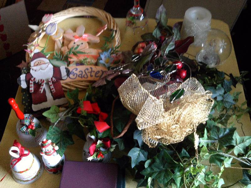 HOLIDAY DECOR