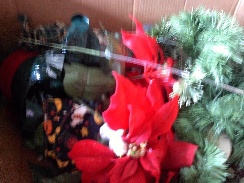 HOLIDAY DECOR