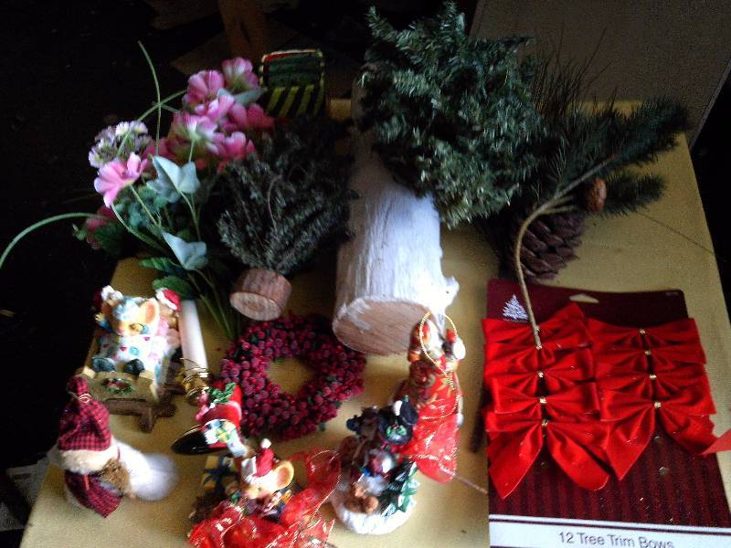 HOLIDAY DECOR