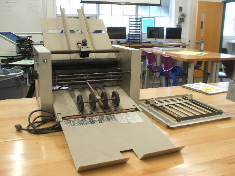 lot 704 image: Folding Machine