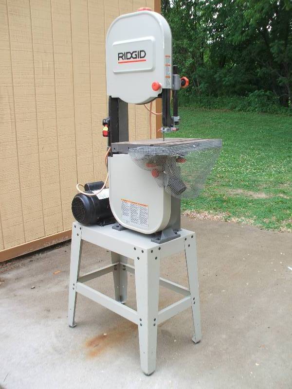 lot 722 image: Band Saw