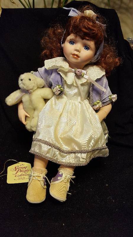 Sitting Pretty collection porcelain doll | Crossroads OMN Jun #1 | K-BID