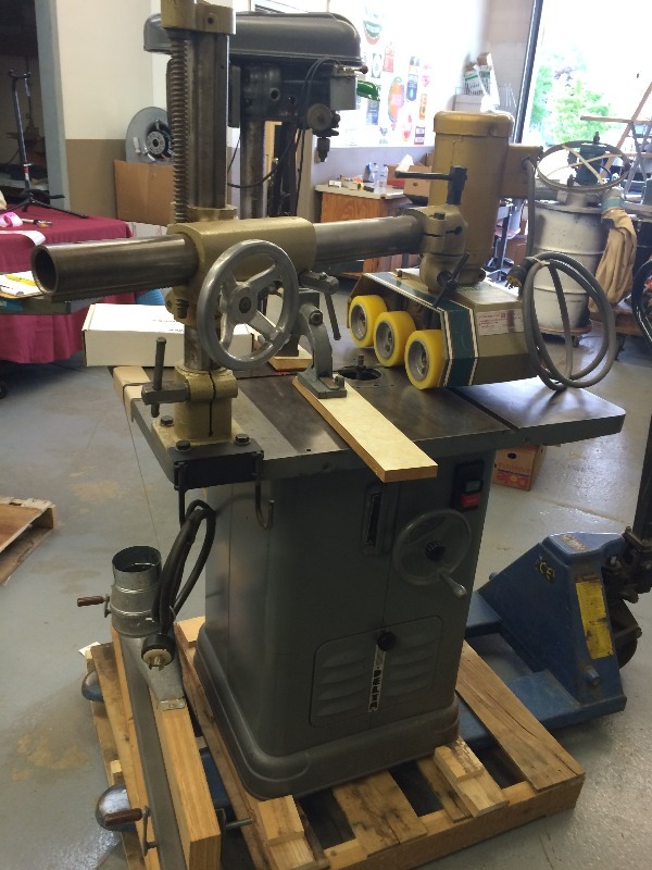 lot 7 image: Delta Heavy Duty Sharper  12 x 34 Spindles - Works Fine