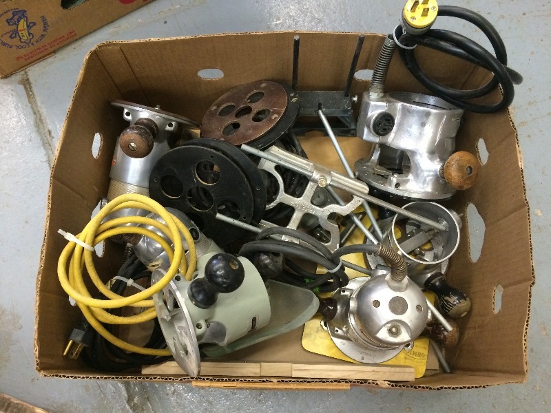 lot 11 image: 14 Stanley Routers wparts