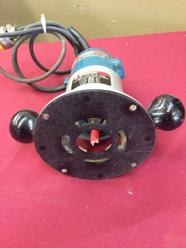 lot 17 image: BOSCH Router - works fine