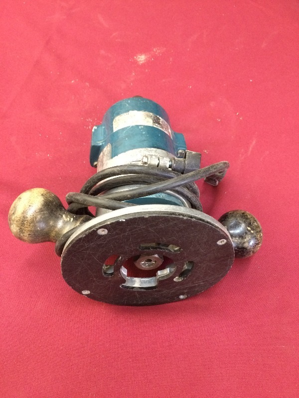 lot 18 image: BOSCH Router - works fine