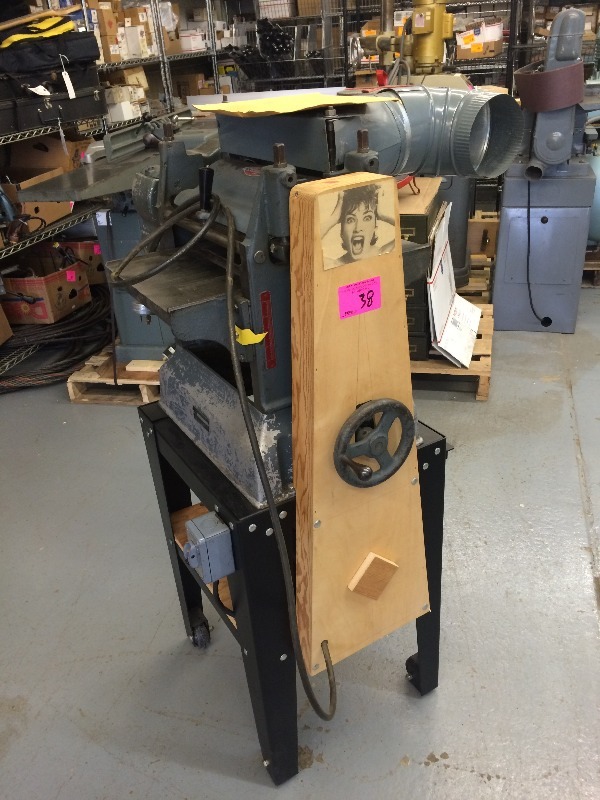 lot 38 image: 12 Craftsman Planer - works