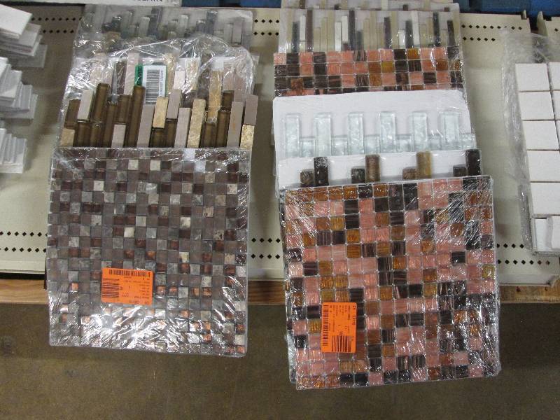 lot 45 image: Lot of 12 assorted styles decorativ...
