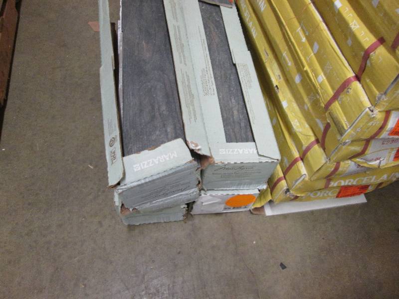 lot 79 image: Marazzi  Montagna Smoky Black 6 in....