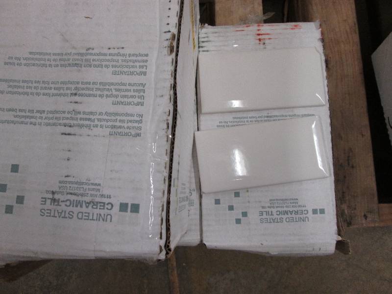 lot 140 image: U.S. Ceramic Tile Bright Glazed Sno...
