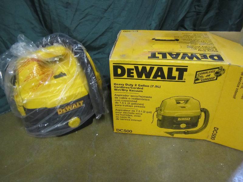 lot 4 image: Brand new Dewalt 2 gallon heavy dut...