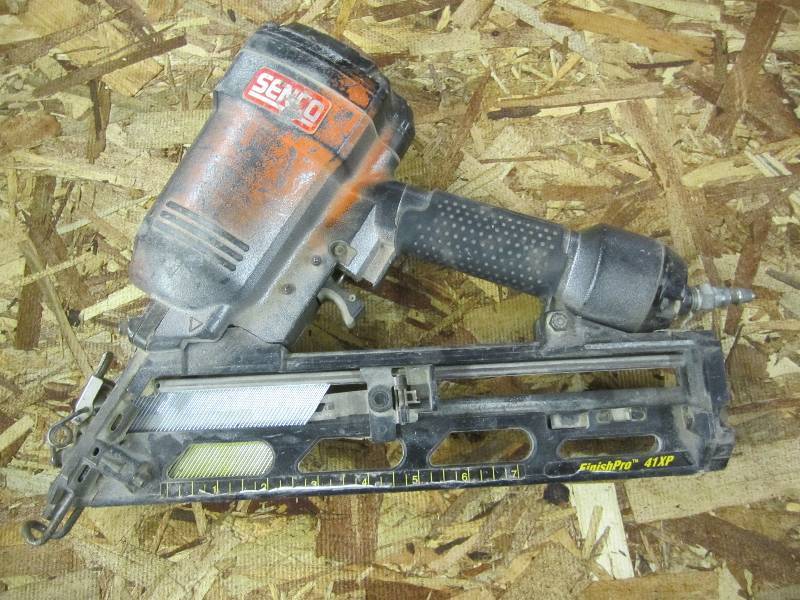 lot 8 image: Senco air nail gun, Finishpro 41XP...