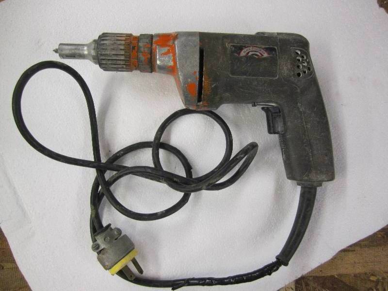 lot 14 image: Black n Decker drill...