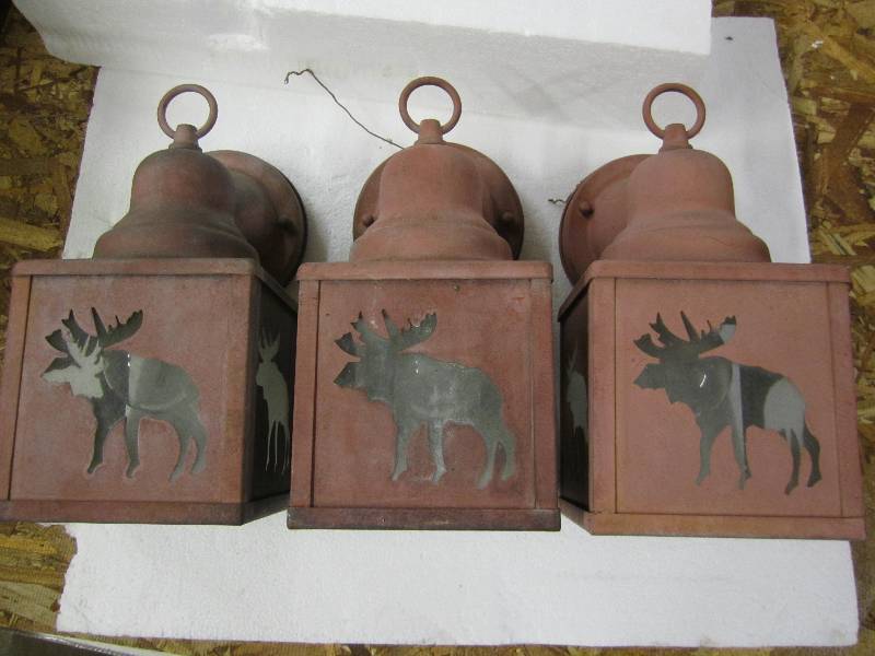 lot 24 image: 3 wildlife yard lights...