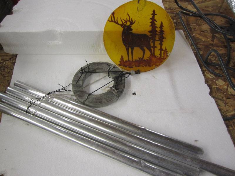 lot 25 image: Wildlife windchime...