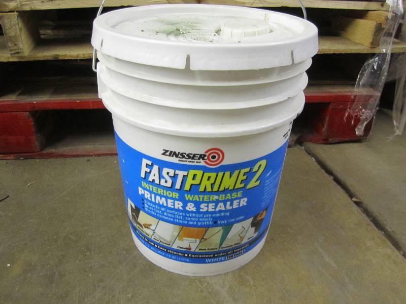 lot 28 image: New pail of primer  sealer...