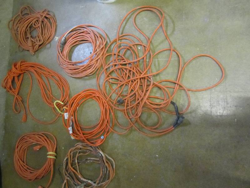 lot 33 image: Lot of extension cords...