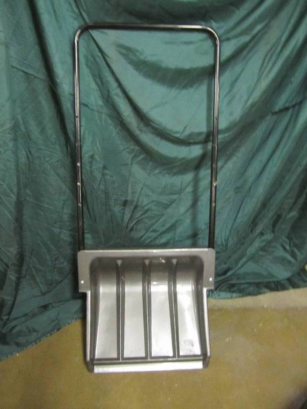 lot 48 image: Suncrest shovel...