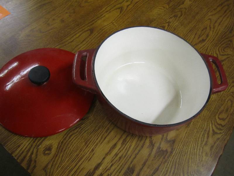 lot 54 image: Heavy metal enamel pot...