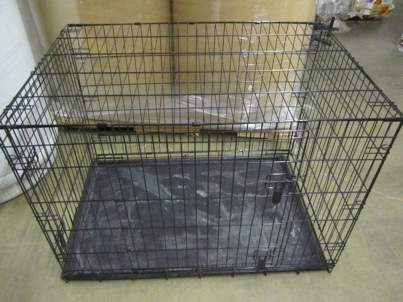 lot 62 image: 42 x 28 x 30 dog kennel...