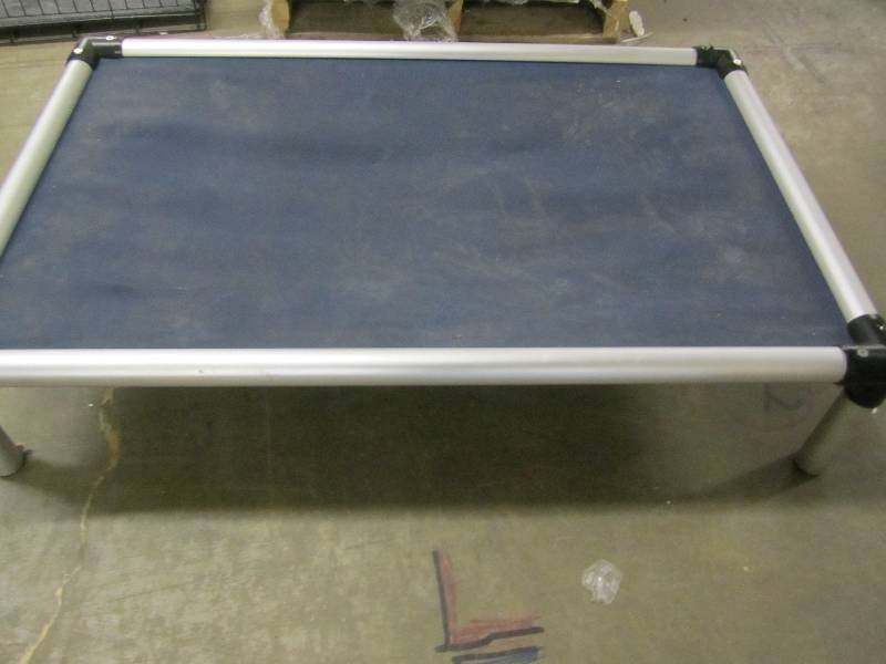 lot 64 image: 42 x 28 frame pet bed...