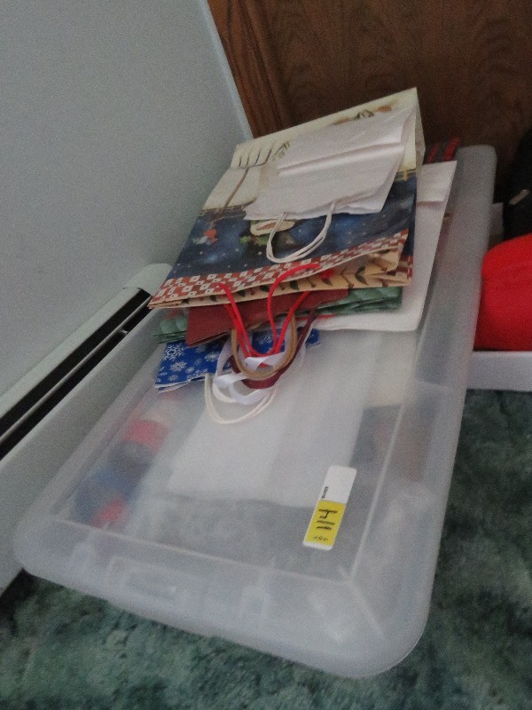 Gift wrapping lot