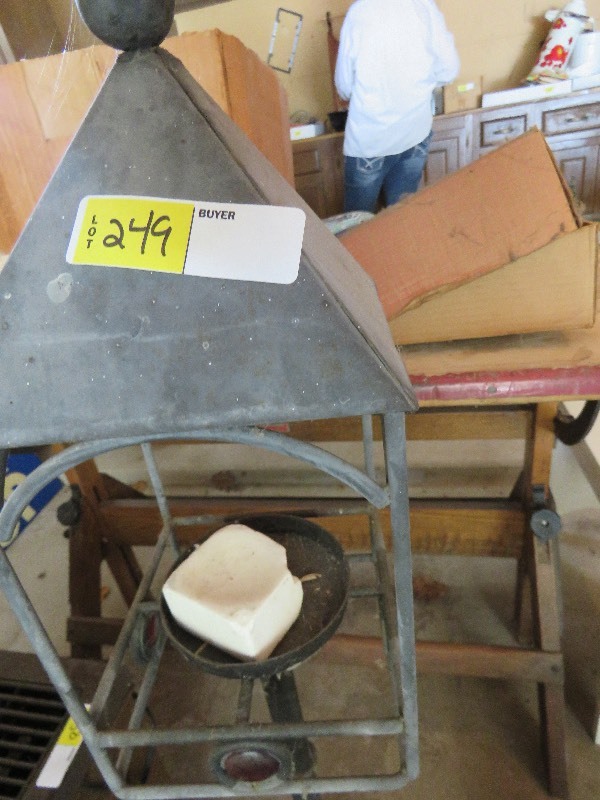Metal Candleholder