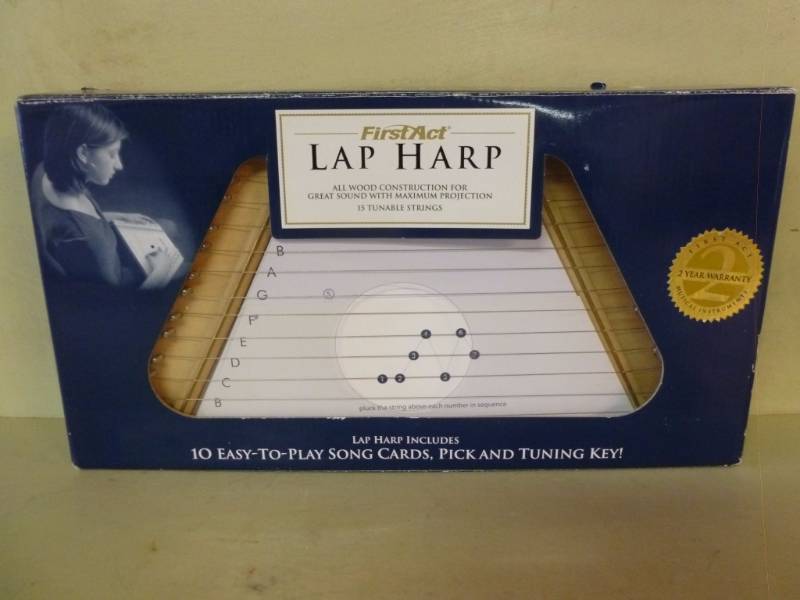 lot 14 image: Lap Harp