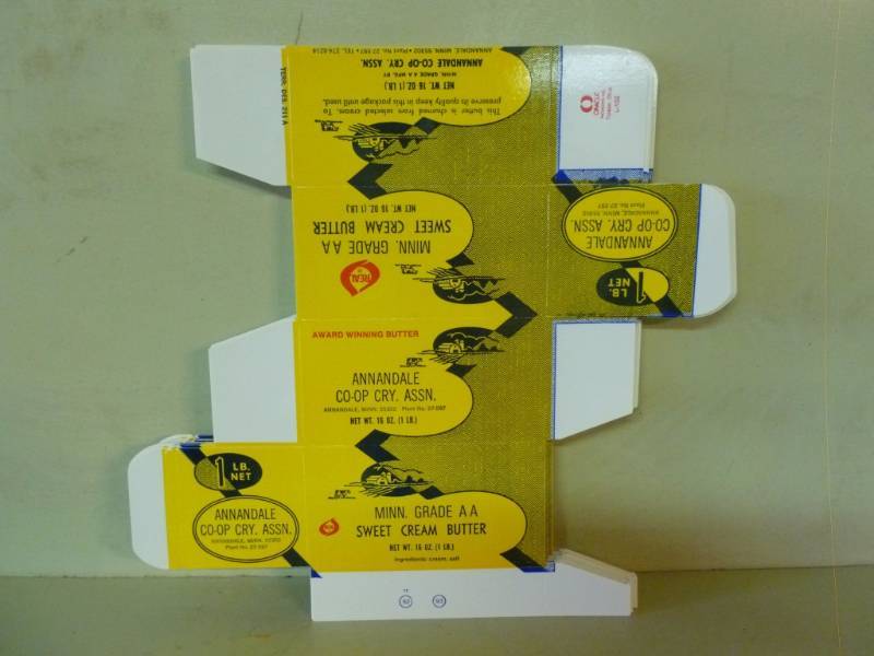 lot 26 image: Vintage Butter Flats