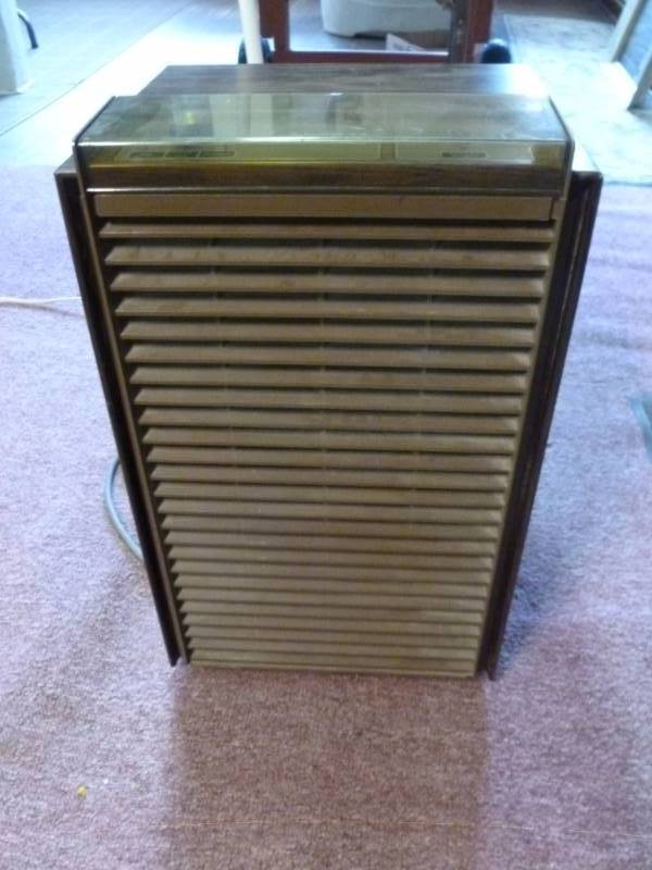 lot 27 image: Dehumidifier