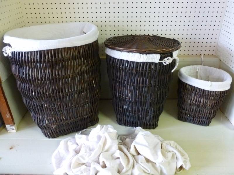 lot 75 image: Baskets