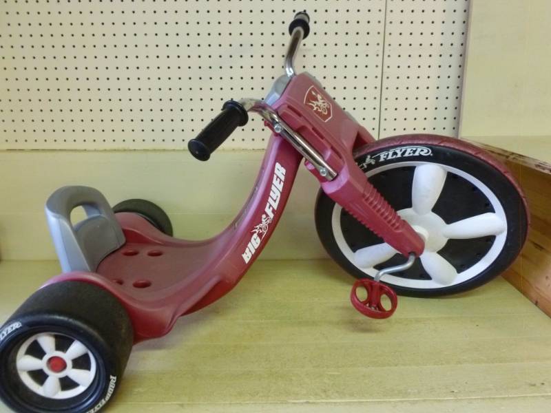 lot 86 image: Radio Flyer Trike