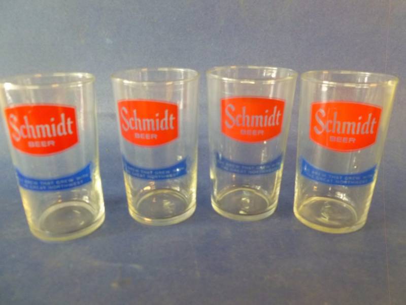 lot 98 image: Vintage Schmidt Beer